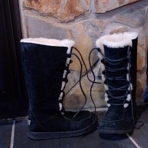 Ugg Tall Black Suede Lace Up Boots With Thick Shearling Lining